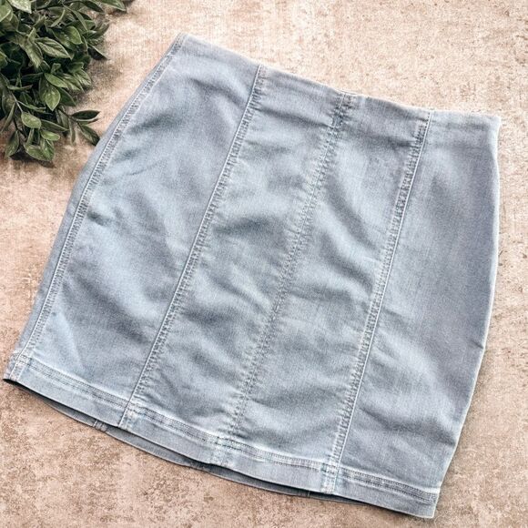 Sky and Sparrow Dresses & Skirts - Sky and Sparrow Light Denim Mini Skirt Size Medium